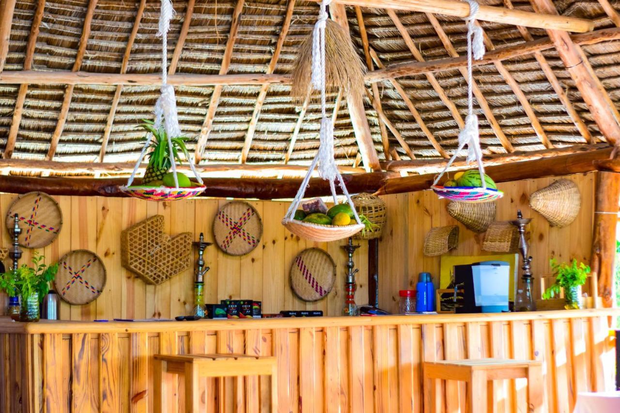 Uhuru House And Restaurant Nungwi Exteriör bild